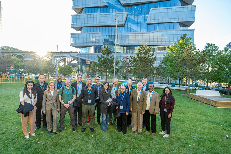 marketing division faculty and alumni on the circle between Kravis and Geffen halls