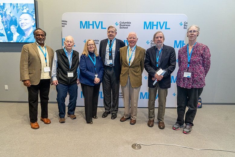5 males and 2 females at the 2023 Marketing Alumni Conference