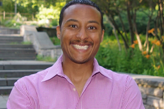 This Alumnus Helps Hundreds of Underserved NYC Students Get into College