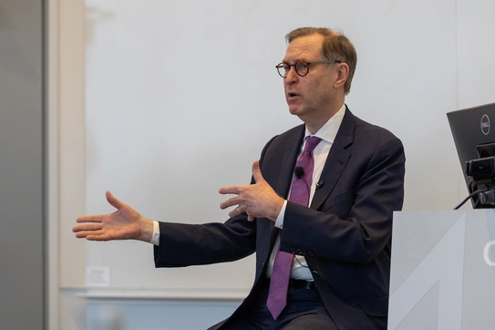 An image of CBS Dean Emeritus Glenn Hubbard speaking