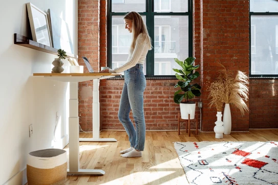 A Furniture Startup Pivots to Work-From-Home Setups