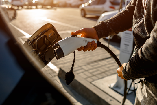 Cable to charge an electric vehicle