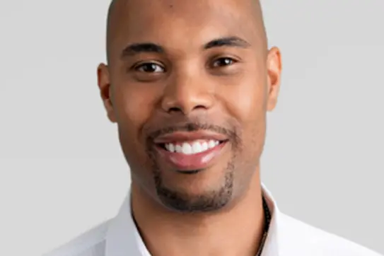 Elliott Robinson ’12