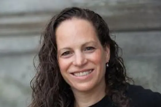 Carolyn Glass '02