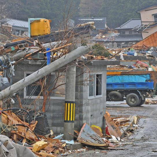After the Quake, an Outsized Hit to the Japanese Economy